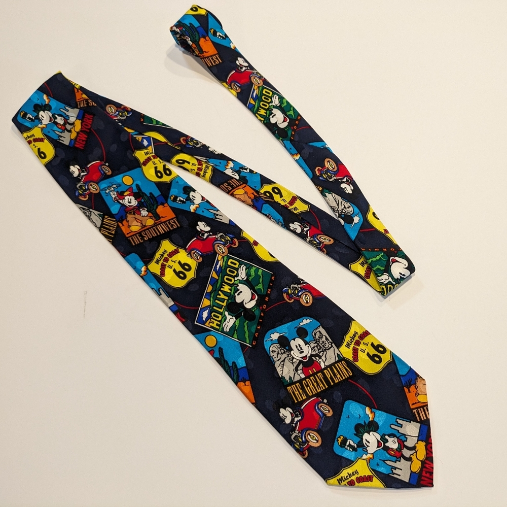 Mickey Mouse "American Road Trip" tie 100% silk